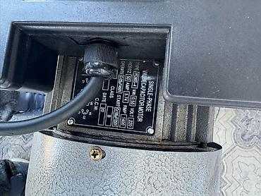 Товары и оборудование для с/х животных: Доильный аппарат на тележке для коров Описание: - Мобильная установка — 9