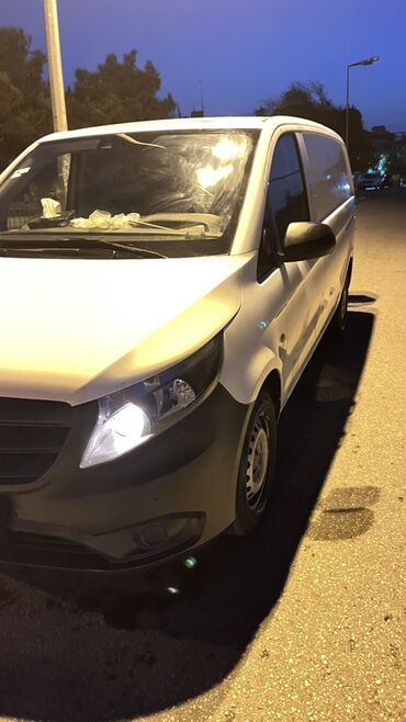 Yük maşınları: Ağ rəngli yük/furqon tipli mikroavtovan Xüsusiyyətlər: - Geniş yan — 22