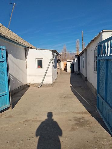 Продажа коттеджей и домов: Кочкор центрдан 5 бөлмөлүү үй сатылат. үйдүн көрүнүшү сүрөттөдүгөй — 4