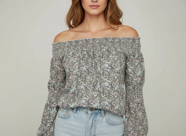 bluzki z aplikacjami: Women's blouse, size S (EU 36)