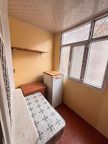 bineqedide: Bleceri qesebesinde Plosad ve 300 nomreli mektebin yninda 4 mertebeli — 4
