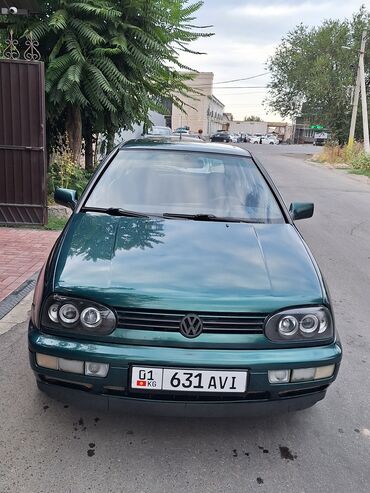 багажник гольф 4: Volkswagen Golf: 1996 г., 1.6 л, Механика, Бензин, Хетчбек
