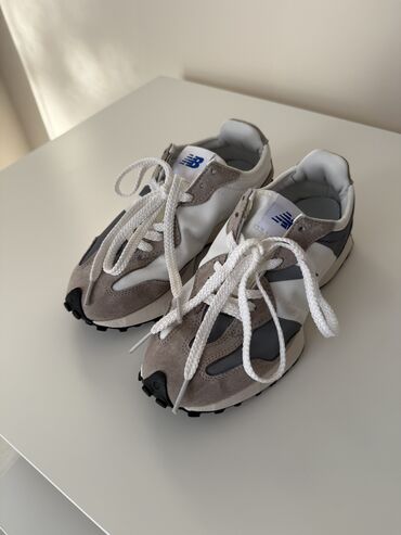 Women's Sneakers and athletic shoes: New Balance 327, оригинал. Заказывала из Америки. Надевала всего 2