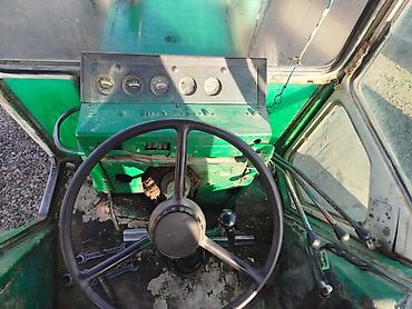 Traktorlar: Yaşıl rəngli kabinəli traktor - Kabin: metal karkaslı, geniş ön şüşə — 6