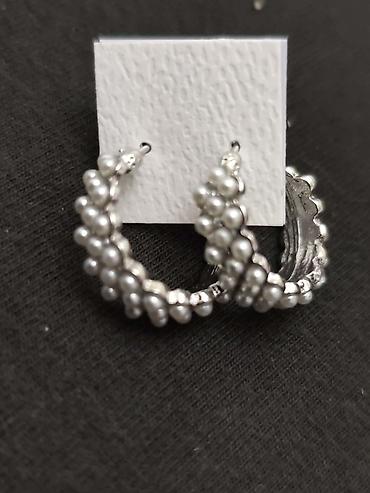 Ostali nakit: Par 1000din
2 para1400din ๐ na lalafo.rs โ 5 Ostali nakit: Par 1000din
2 para1400din ๐ โ 5