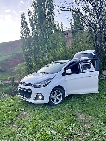 sprinter bazar: Chevrolet Spark: 2017 г., 1 л, Робот, Бензин, Хэтчбэк — 2
