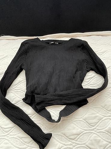 ps torba: Crni ženski top sa dugim rukavima i otvorenim donjim delom (wrap/strap — 1