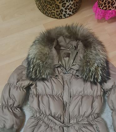 leggings h: Ženska zimska jakna sa obimnim krznom na okovratniku/kapuljači. - — 1