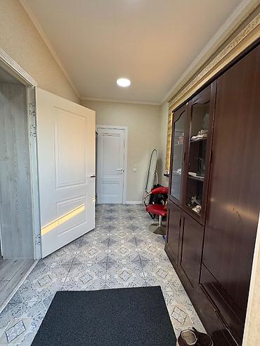 Продажа коттеджей и домов: 🏡 Продаётся 3-х комн.дом в Ак-Орго! 📍 Локация: ул. Бекет, всего в — 10