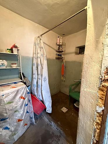 Продажа коттеджей и домов: 🏡 Продаётся угловой дом в Кызыл-Аскере. 🔹 Участок — 5 соток 🔹 Дом — 80 — 10