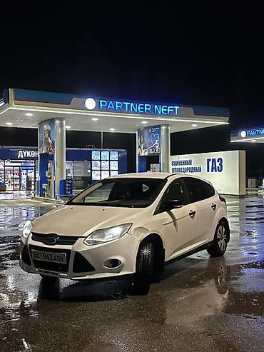 Продажа авто: Ford Focus: 2013 г., 1.6 л, Механика, Бензин, Хэтчбэк — 3