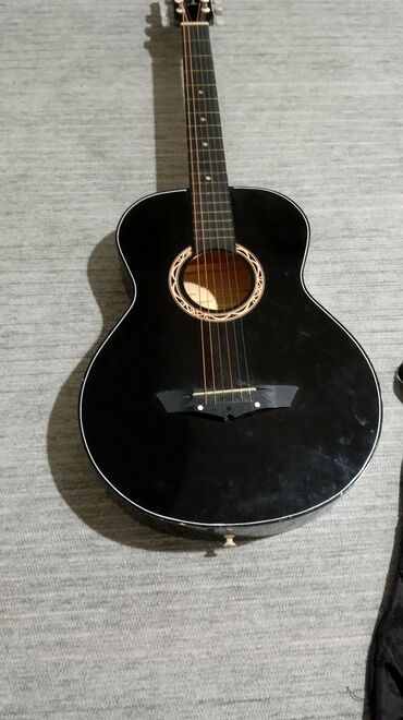 гитары ремонт: Продаю гитару в хорошом состоянии, почти не играли. Купили и стояла в