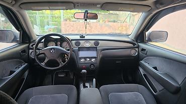 mitsubishi chariot: Mitsubishi markalı sedan/hbek (salon şəkilləri) – avtomatik — 2