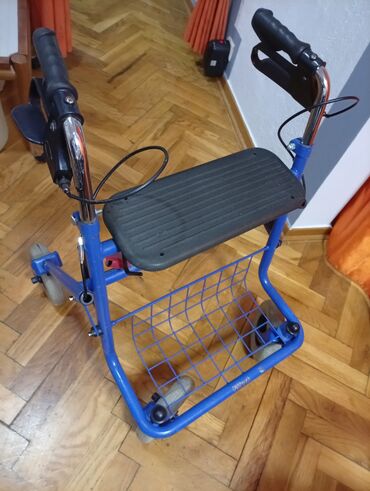 Hodalice, štake, štapovi za hodanje, kolica za hodanje: Hodalica/rolator sa četiri točka i sedištem SKLAPAJUĆA - Stabilan — 2