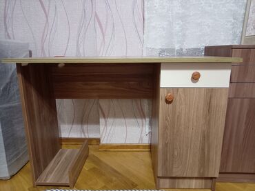 3d qelem qiymeti: Kompyuter masasi satilir 110/50