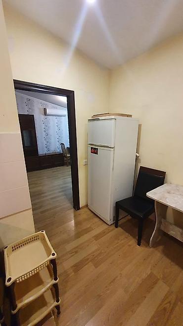 Mənzillər: Satılıq 2 otaqlı, əşyalarla birlikdə mansard mənzil. İnşaatçılar — 4