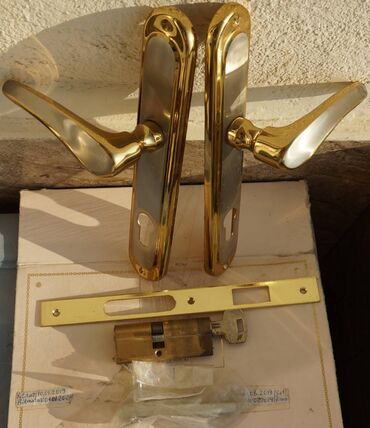 Qapı dəstəkləri: Qapı dəstəyi-kilidi içliyi Təzə vəziyyətdə “Doğanlar” brendinin qapı -da lalafo.az — 1 Qapı dəstəkləri: Qapı dəstəyi-kilidi içliyi Təzə vəziyyətdə “Doğanlar” brendinin qapı — 1