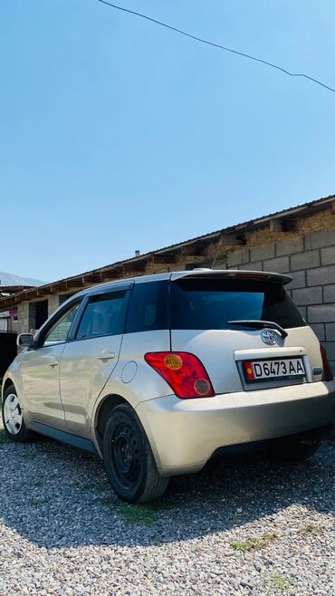 машина kg бишкек тойота: Toyota ist: 2003 г., 1.5 л, Автомат, Бензин, Хетчбек