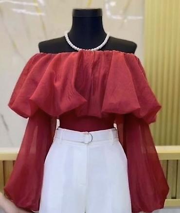 Женская одежда: Təzədir geyinilməyib Qadınlar üçün off-shoulder bluz - Rəng: tünd — 1