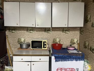 уголок кухню: Кухонный гарнитур с верхними и нижними шкафами + столешница -