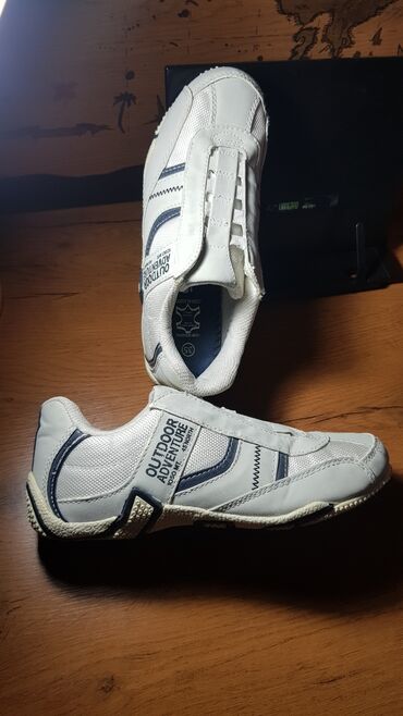 женские кроссовки mizuno: 35, цвет - Белый, Новый