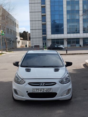 hyundai accent: Hyundai Accent: 1.6 l | 2015 il Sedan