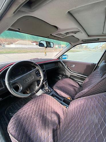аудио техника: Audi 80: 1992 г., 2 л, Механика, Бензин, Седан — 6
