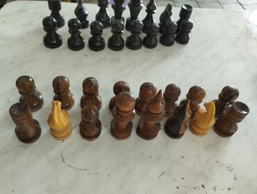 настольные тенис: Продам шахматные фигурки из дерева ручной работы кому надо может цена