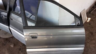 Двери: Комплект дверей Mitsubishi 1995 г., Б/у, цвет - Серый,Оригинал