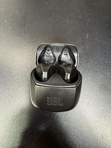 Qulaqcıqlar: Orginal JBL CLUB PRO+TWS İşlək vəziyyətdədir əla səs akustikası var — 2