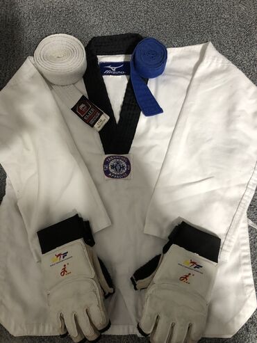 купить футбольную форму в баку: Taekvando geyimləri yaşılda Adidas kəmər var birini göturursüz ya ağ