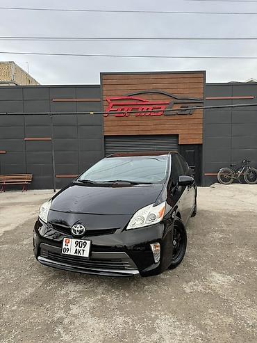 хечбек: Toyota Prius: 2015 г., Гибрид, Хэтчбэк — 8