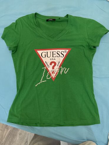 guess saat qiymetleri: Futbolka Guess, S (EU 36), rəng - Yaşıl