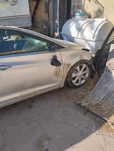 qəzali: Hyundai Elantra 2011 Qezali satlir YPX Aryisi var — 5