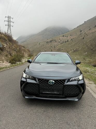 торг у капота: Toyota Avalon: 2020 г., 2.5 л, Вариатор, Гибрид, Седан