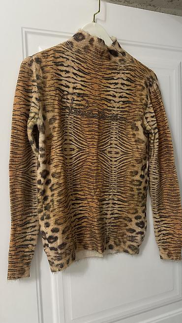 Брючные костюмы: Женская одежда, покупала в Дубаи/Италии, размер s/m, l до 44. Цены от at lalafo.kg — 75 Брючные костюмы: Женская одежда, покупала в Дубаи/Италии, размер s/m, l до 44. Цены от — 75