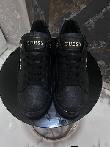 Patike: Ženske patike – dizajnerski modeli Vel. od 36 do 40 Oba modela su — 29