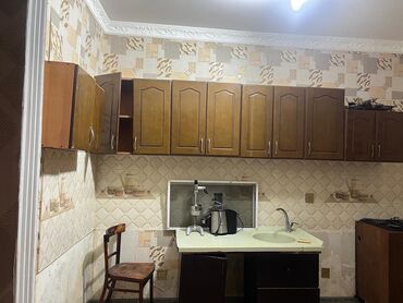 Həyət evləri və villaların satışı: Binəqədi qəs. 9 otaq, 200 kv. m, Kredit yoxdur, Orta təmir -da lalafo.az — 9 Həyət evləri və villaların satışı: Binəqədi qəs. 9 otaq, 200 kv. m, Kredit yoxdur, Orta təmir — 9