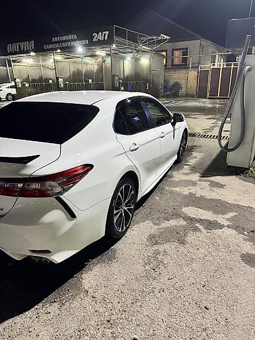 Toyota Camry: 2018 г., 2.5 л, Бензин, Седан