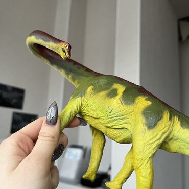 фигурки игрушки: Фигурка Бронтозавр 25*13см 

Теги: игрушка динозавр диплодок статуэтка