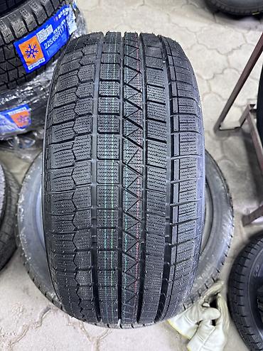 pirelli p zero: Шины 
245/40/19 
Зима 
Комплект 
4 шт 
Новая — 2