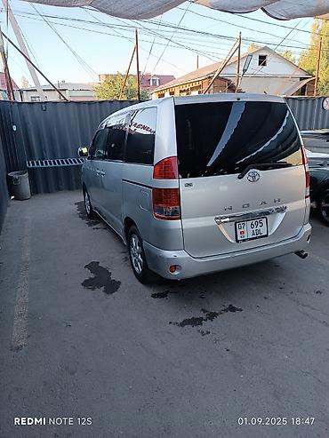 сиенна 2012: Toyota Noah: 2003 г., 0.2 л, Автомат, Минивэн — 6