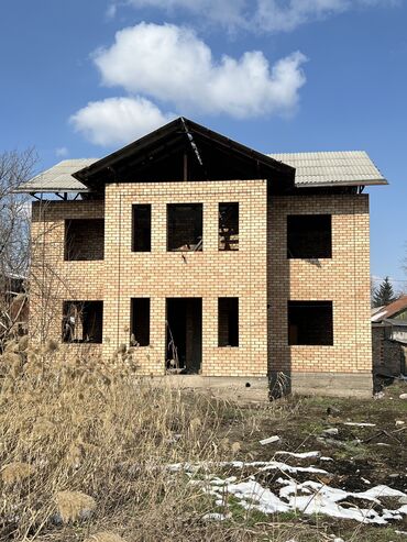 советский дом: 180 м², 8 комнат, Требуется ремонт Без мебели