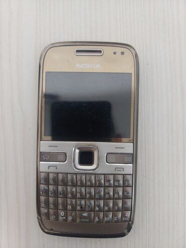nokia n82: Nokia 1, < 2 GB Memory Capacity, Düyməli
