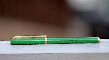 Ostali aksesoari: Elysee Green Lacquer & Gold naliv pero, penkalo. Made in West — 1