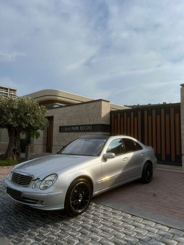 əllə çəkilmiş maşın şəkilləri: Mercedes-Benz E 320: 3.2 l | 2002 il Sedan