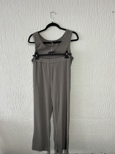 bershka kompleti: L (EU 40), Single-colored, color - Grey