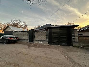 Продажа коттеджей и домов: 🏡 **ПРОДАЁТСЯ ДОМ** 📍 Район: Карагачевая Роща 📝 **Описание:** — 3