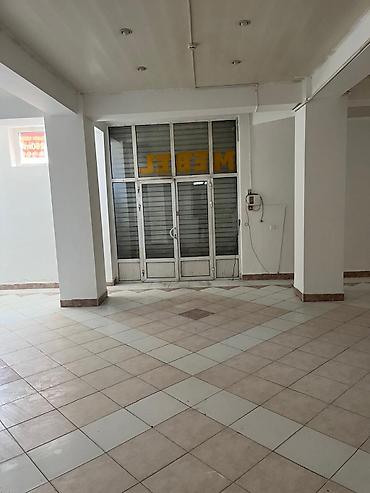 memar ecemi: 20 Yanvar metrosuna qalxan yolda, Əcəmi metrosuna yaxin, insanlarin — 7