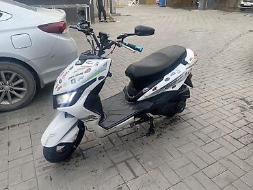 Скутеры: Скутер M 8(бензиновый), городской класс 50–125 см³. Основные — 4